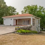 Hostwise - Quiet & Modern With Pool & River Prázdninový dům *