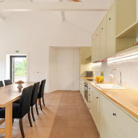 Hostwise - Quiet & Modern With Pool & River Nyaraló