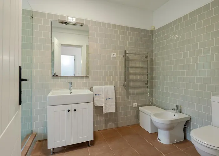 Hostwise - Quiet & Modern With Pool & River 度假居 *