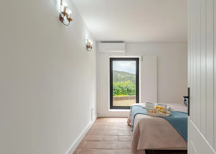 Hostwise - Quiet & Modern With Pool & River 度假居
